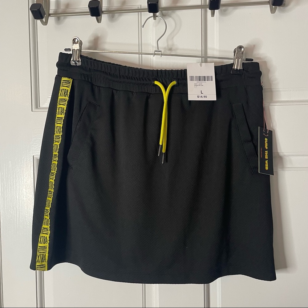 BNWT Forever 21 Skirt- L